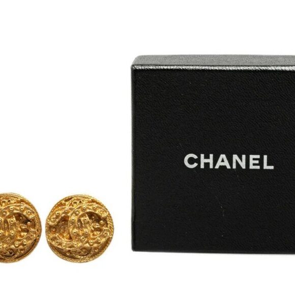 CHANEL CC Logo Round Clip-On Earrings Gold Tone 94A Auth w/Box #62069 - Picture 6 of 6
